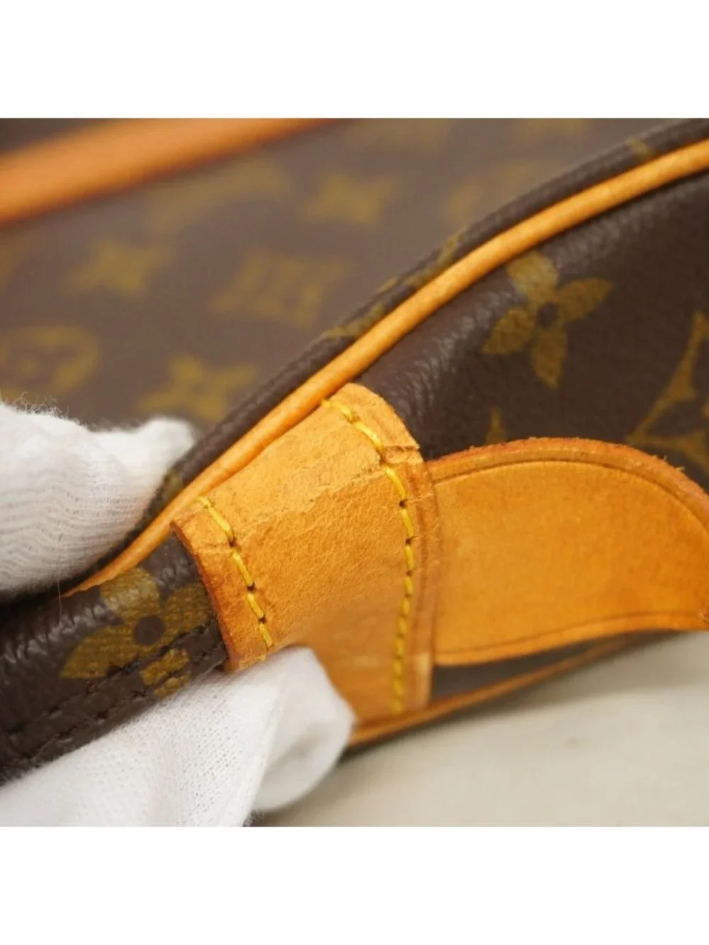 Louis Vuitton Business Bag Monogram Lute Documentary Voyage Brown